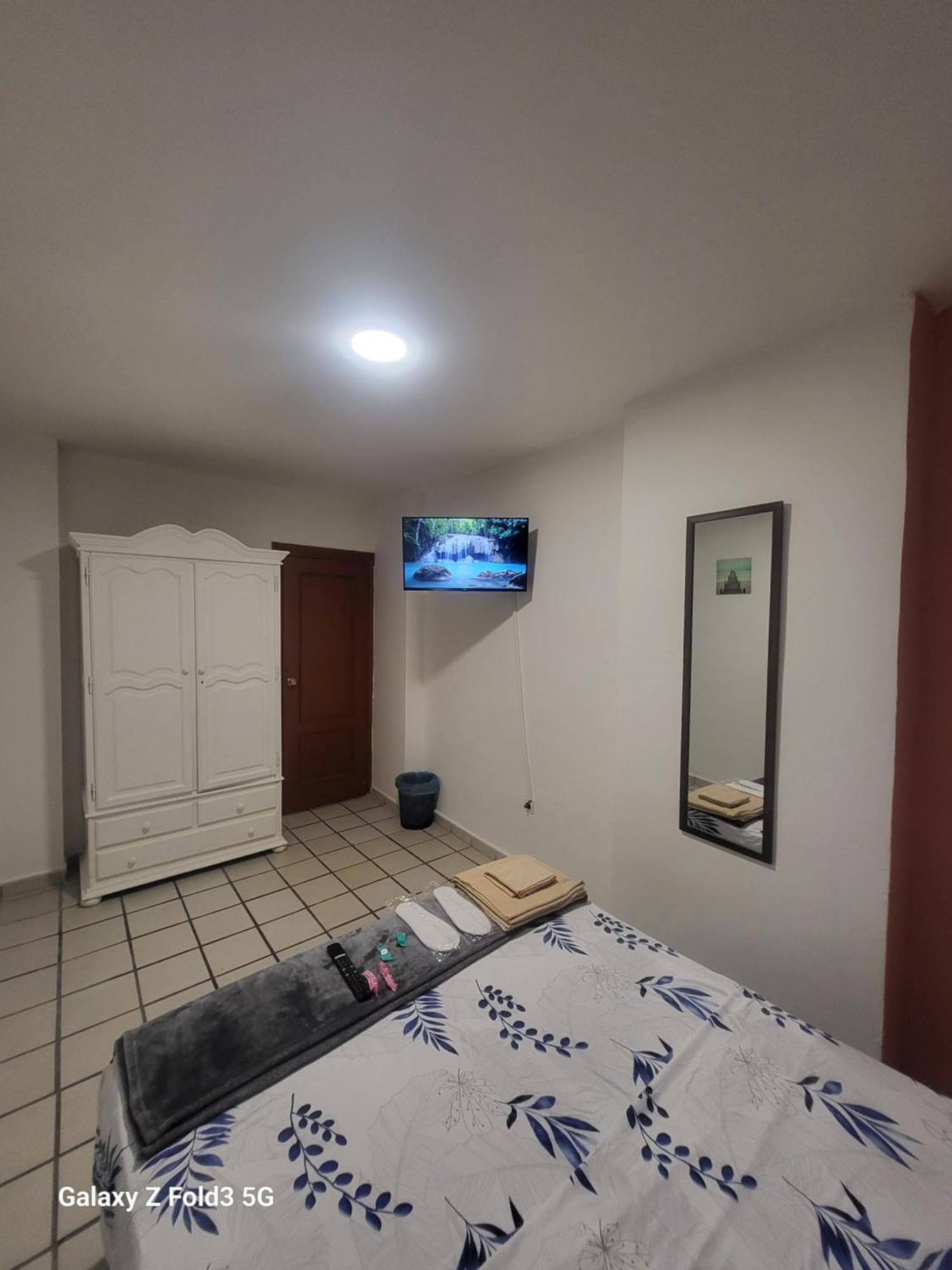 Habitacion Muy Centrica. Granada Eksteriør bilde